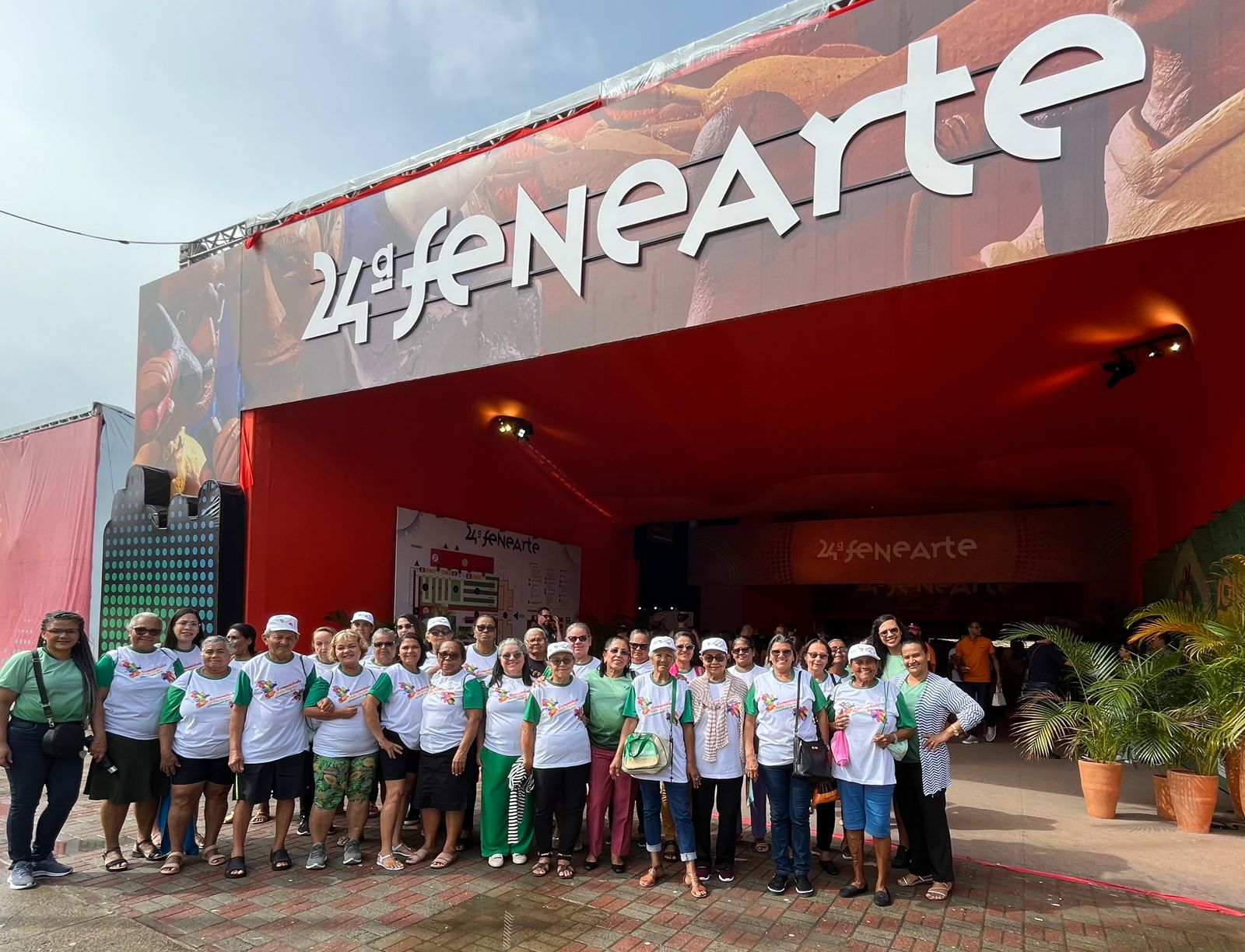 Cedili faz excursão para 24ª Fenearte e encanta idosos