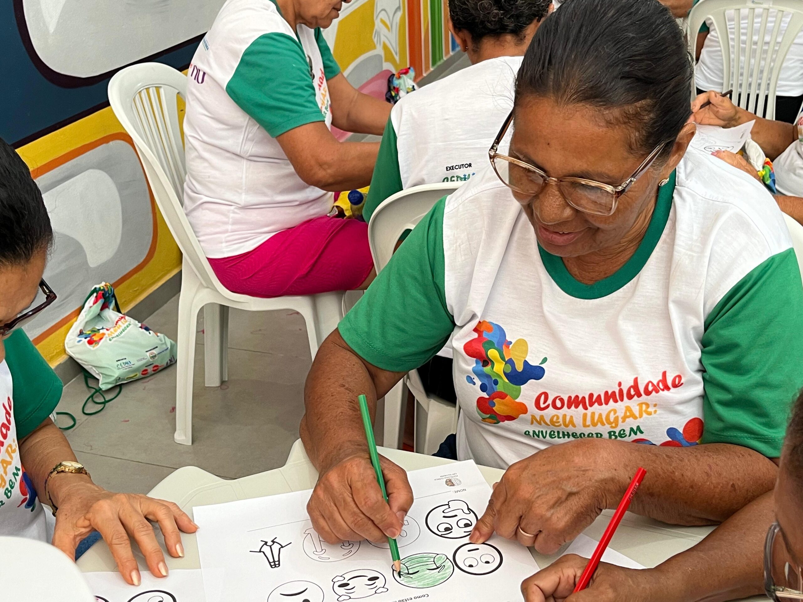 Beneficiários participam de oficina das emoções