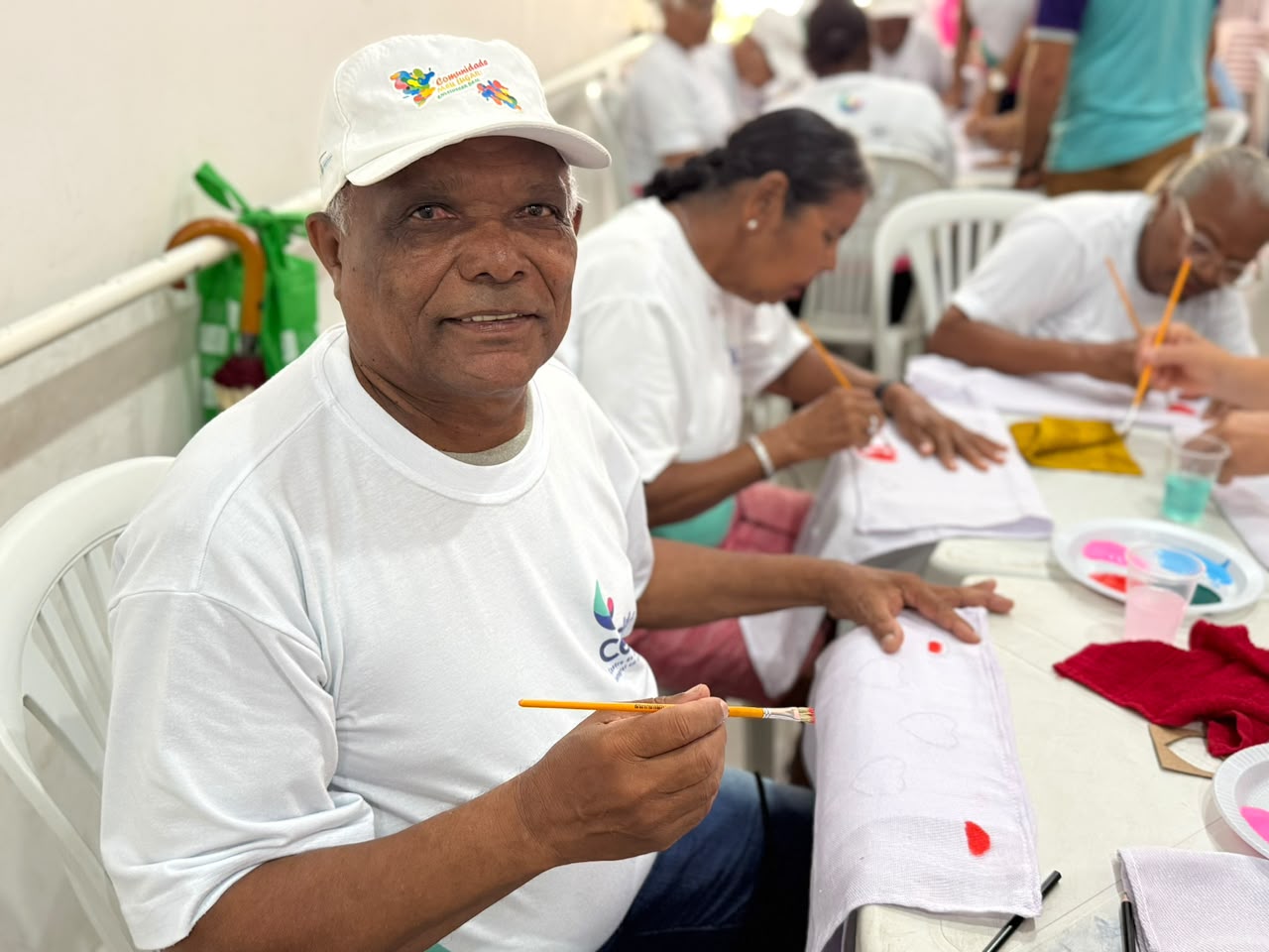 CEDILI promove oficina de sustentabilidade e estimula criatividade entre pessoas idosas